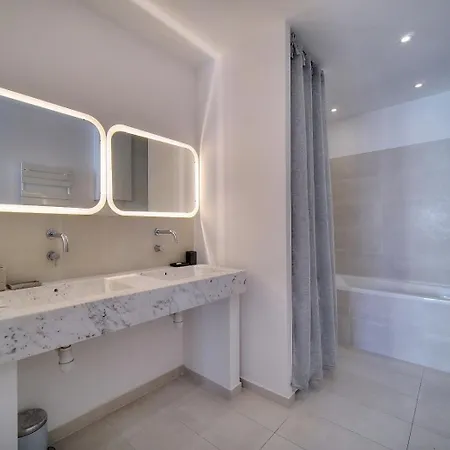 شقة Superbe 2 Balcon, Coeur De Cannes- Centre A2b233 *